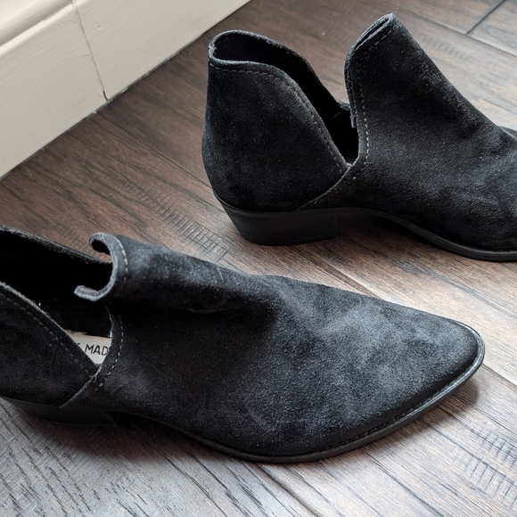 9.5 Steve Madden Suede Booties - Picture 5 of 5